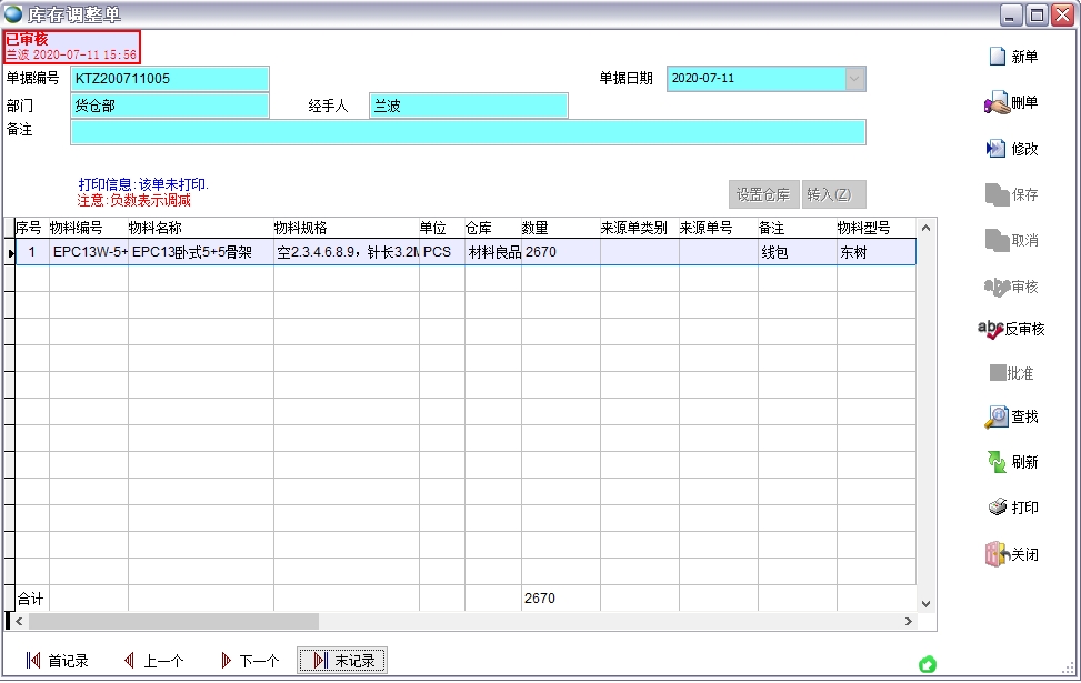 ����{����